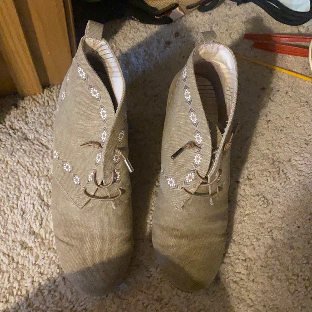 Adorable wedges! Size 9 1/2!